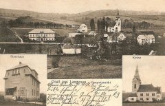 dobová pohlednice vsi s kostelem