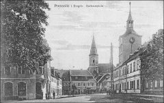 dobová pohlednice města s kostelem