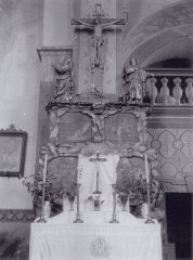 historické foto interiéru kostela (boční oltář)