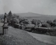 socha Panny Marie Svatohorské u hřbitova (kostel již zbourán)