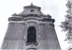 průčelí kostela