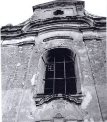 průčelí kostela