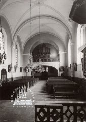 historické foto interiéru kostela - přední část