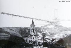 zasypávání kostela