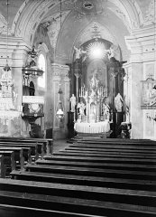 historické foto interiéru kostela - zadní část