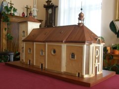 model zbořeného kostela
