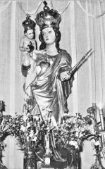 Madona z hlavního oltáře v Rychnůvku, od roku 1952 na bočním oltáři ve Frymburku