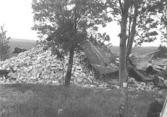 sutiny zbořeného kostela