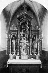 historické foto interiéru kostela - oltář