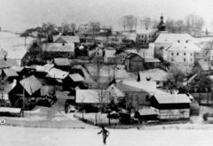 historické foto kostela (v pozadí) 
