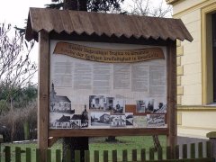 informační tabule na místě zbořeného kostela