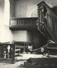 historické foto interiéru kostela