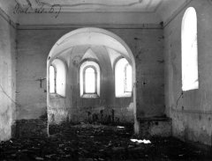 zdevastovaný interiér