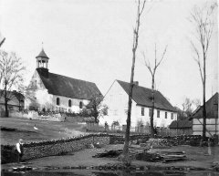 historické foto kostela (výřez z předchozí fotografie)