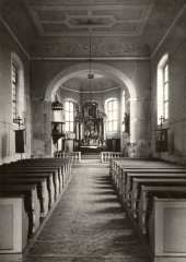 historické foto interiéru kostela
