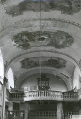 historické foto interiéru kostela