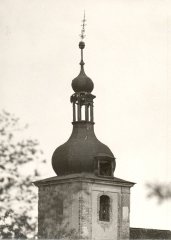 věž kostela před zbořením