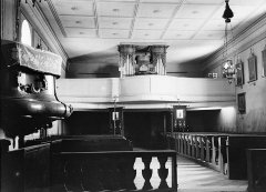 historické foto interiéru kostela (kruchta)