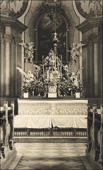 historické foto interiéru kostela