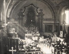 historické foto interiéru kostela