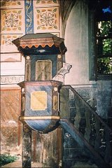 historické foto interiéru kostela - kazatelna