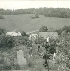 zbytky náhrobků