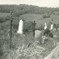 zbytky náhrobků