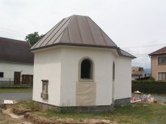 pohled zezadu zleva