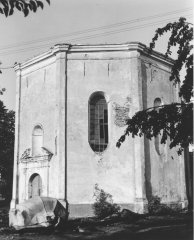 původní kaple po požáru - bourání střechy