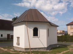 pohled zezadu zleva