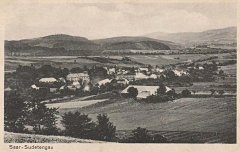 historické foto vsi s kostelem (u šipky)