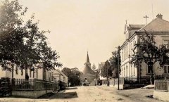 historické foto vsi s kostelem