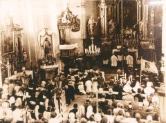 historické foto interiéru kostela
