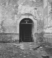 vchod do kostela