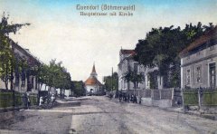 pohled hlavní ulicí ke kostelu