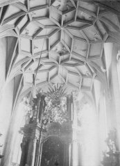historické foto interiéru kostela - klenba