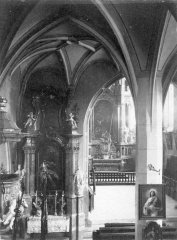 historické foto interiéru kostela - zadní část