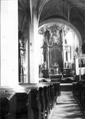 historické foto interiéru kostela - zadní část