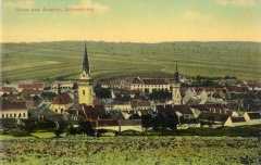 dobová pohlednice města s kostelem