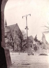 torzo kostela po zřícení věže