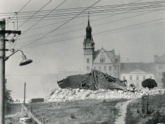 trosky kostela po odstřelu