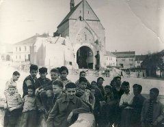 torzo kostela po zřícení věže
