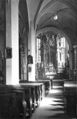 historické foto interiéru kostela - zadní část