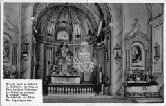 interiér původního kostela na dobové pohlednici