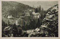 historické foto poutního areálu s kostelem
