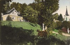 historické foto původního kostela (vlevo je restaurant Emila Brendela)
