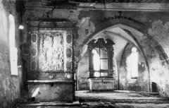 historické foto interiéru kostela