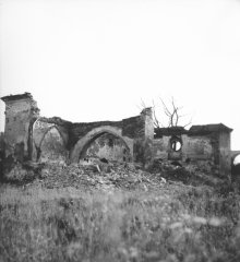 trosky kostela - presbytář