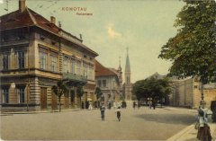 pohled ulicí ke kostelu