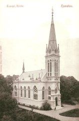 dobová pohlednice s motivem kostela